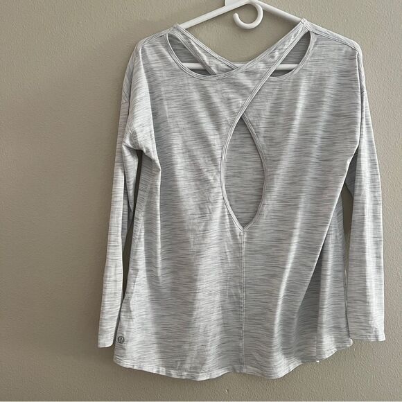 Lululemon back into it long sleeve open back top women’s size 6 gray - Picture 3 of 4